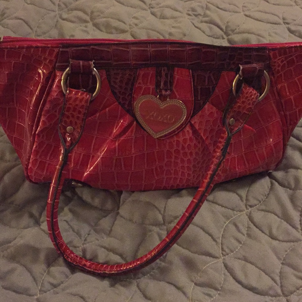 red/pink purse